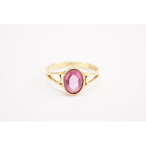 126 - A 18ct gold pink stone set ring. Weight 2.5g. Size N.