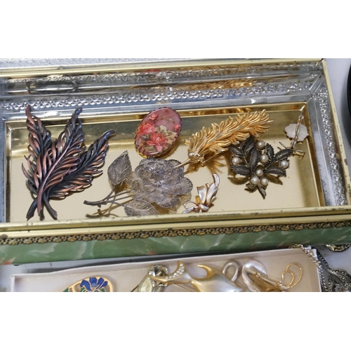 162 - A collection of costume jewellery, to include bangles, beads, watches, earrings etc.