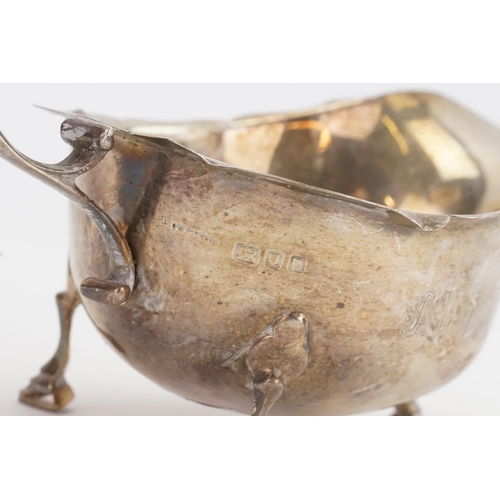 36 - A Silver 1939 Asprey & Co Sauce Boat. Weight: 94g.