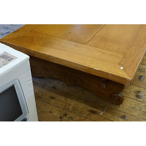 467 - A Large Continental Oak Low Down Coffee Table with Carved Sides. Measuring: 160cms long x 100cms acr... 