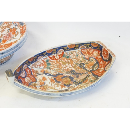 661 - Ex Collection of Rev. John Gage Waller. A Japanese Arita Food Bowl & Cover decorated with Mon & a Dr... 