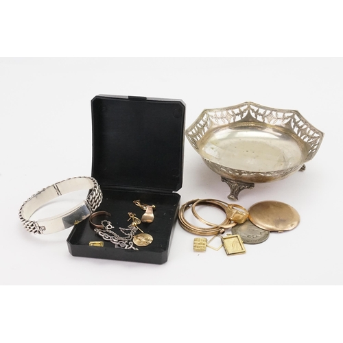 174 - A Sterling Silver Pin Tray, Silver Half Crown, ID Bracelet, Various items of other Jewellery.