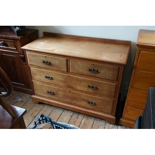 516 - A Victorian Chestnut Straight Front Chest of Two Short over Two Long Drawers with Brass Handles. Mea... 