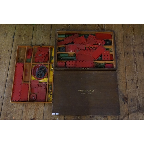 573 - A Scarce Meccano Outfit No: 9 in the Original Wooden Box containing various Red & Green Meccano, Whe... 