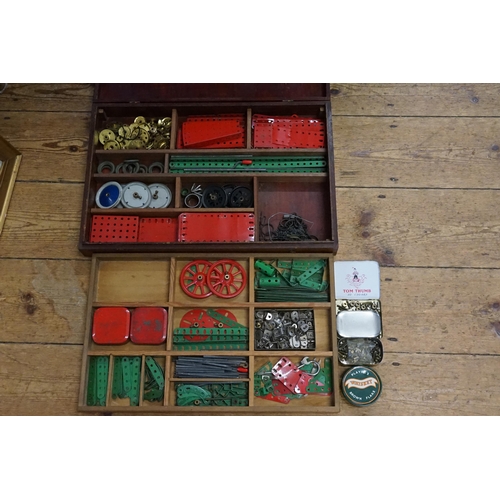 584 - A Wooden Box containing a selection of Red & Green Meccano in Excellent Condition.