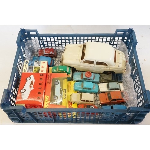 185 - A Tray of Plastic & Diecast models to include a Boxed Matchbox No: 64 