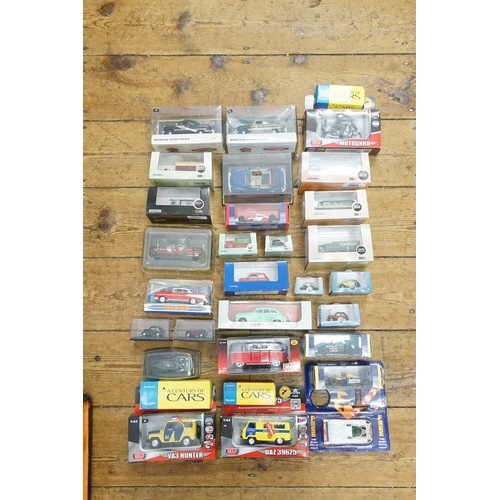 287 - A Collection 20+ Boxed Diecast models to include Oxford, etc. Varying Scales.