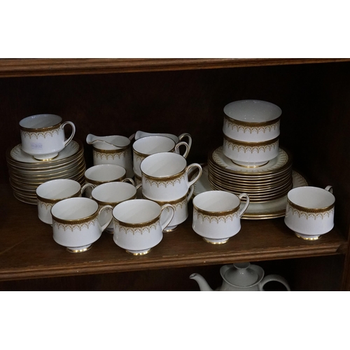 653 - A Paragon Tea Set in the 