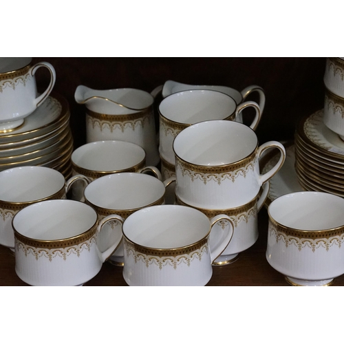 653 - A Paragon Tea Set in the 