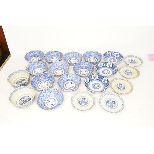 607 - Ex Collection of Rev. John Gage Waller. A Set of 10 Hiraldo Octopus pattern & Brown Edged Rice Bowls... 