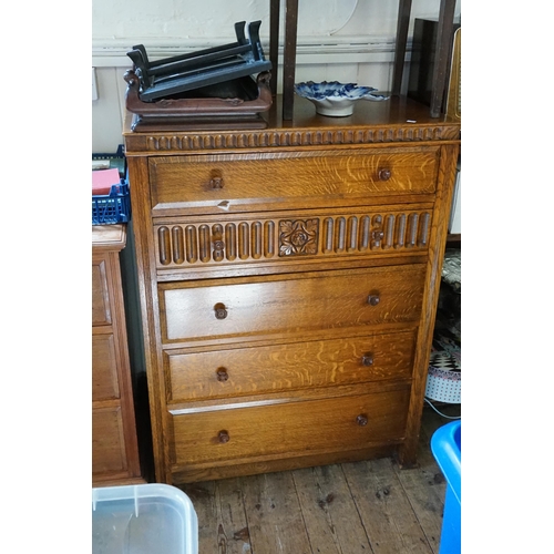 414 - A Lincolnshire Chip & Floral Carved Chest of Drawers. Measuring: 83cms across x 111cms high x 46cms ... 