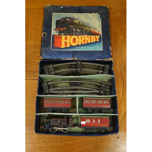 1006 - An Early Hornby O Gauge Clockwork Train Set No: 41 