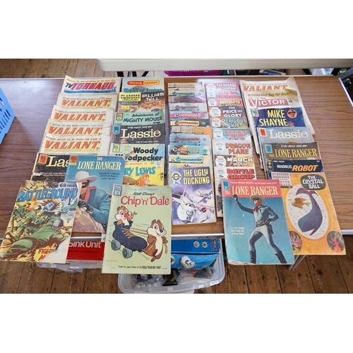 1067 - A Collection of Comics & Booklets to include Valiant, Lassie, Roy Rogers, etc along with Commando & ... 