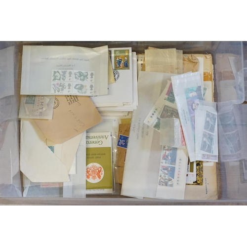 322 - A General Collection of Stamps to include FDC's, Mint Stamps, 1960s, 1970s & 1980s. Needs Viewing.