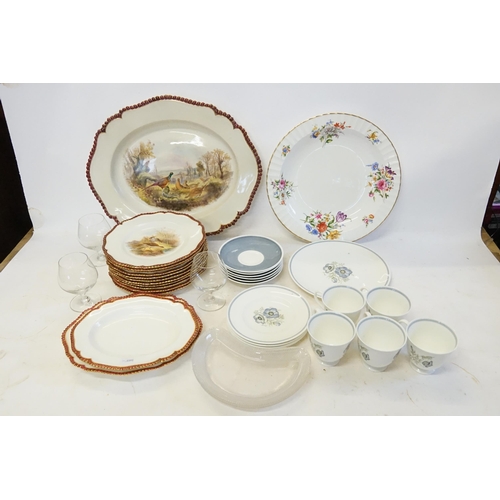 481 - A Wedgwood Susie Cooper design Tea Set to include a Sandwich Plate, 4 x Side Plates, 6 x Saucers & 5... 