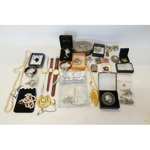 239 - A Collection of Costume Jewellery to include a 1970s Disco Pendant, Hardstone & Metal Mounted Jewell... 