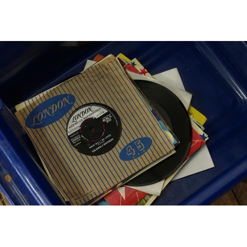 428 - A Collection of Original Singles to include Louis Armstrong, Peter Sellers, Frank Sinatra, Francoise... 