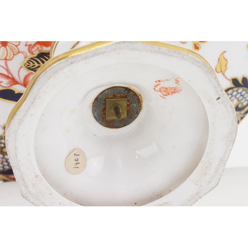 513 - A Crown Derby Tazza dated 1907, decorated in the blue red gilt design, along with a Chinese dish, be... 