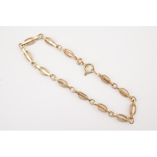 171 - A 9ct gold bar chain. Weight 2.7g. Length 18cm.