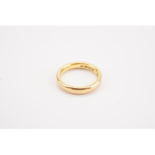 130 - A 22ct Gold Wedding Band. Weighing: 5.4 grams. Size J.