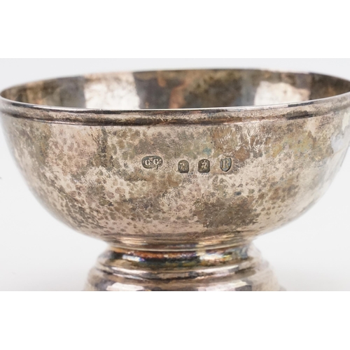 66 - A Victorian George Gilliam silver hammered bowl. Weight 182g.