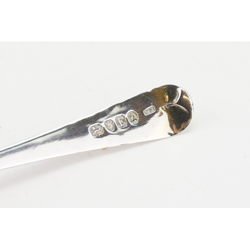 39 - A 1800 Georgian silver fruit spoon, possibly William Fearn or William Fountain. Weight 42g.