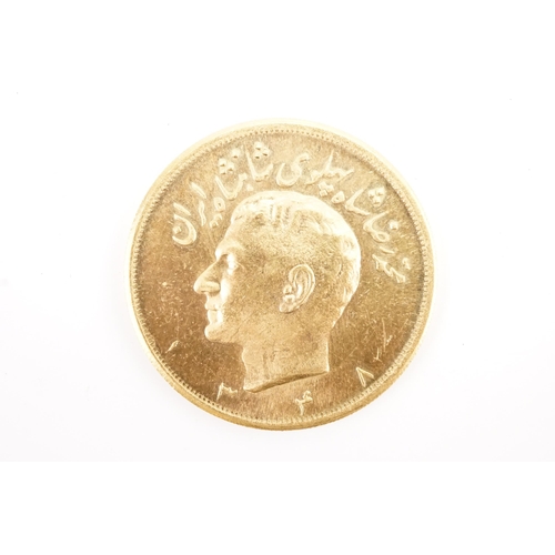 287 - A Rare 5 Pahlavi Mohammed Reza Shah 1945 - 1979 gold coin. Weight 40.5g. Persian Mint. Fineness 900.