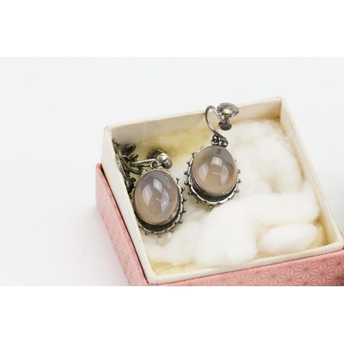 178 - A Pair of Moonstone Victorian Earrings & other items of Jewellery.