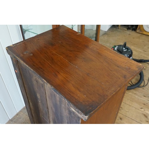 482 - A Victorian Walnut Wellington Chest with Locking Pilaster with a bank of seven Graduated drawers. Me... 