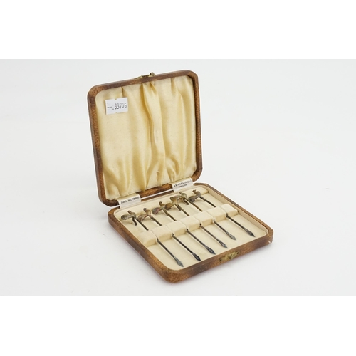 33 - A Cased set of 1939 