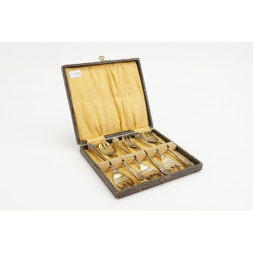 34 - A cased set of six Silver forks. Weight 113g.