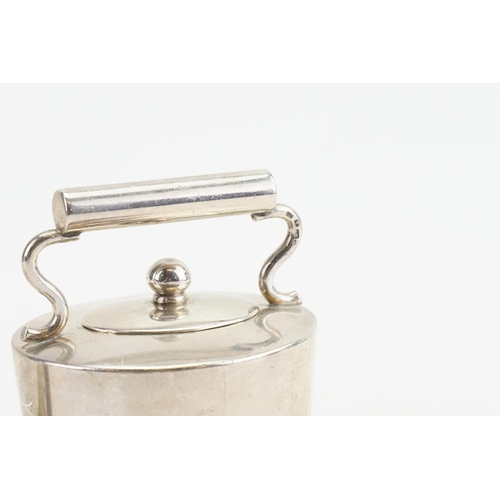 63 - A continental novelty kettle, marked 25. Weight 91g.