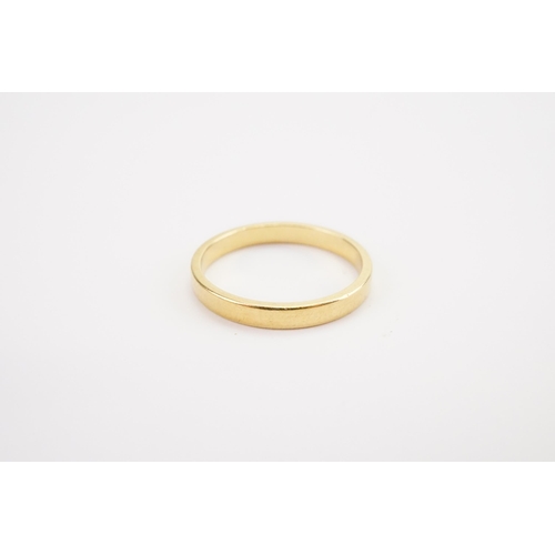 141 - A 18ct Gold Wedding Band. Weight 2g. Size J.