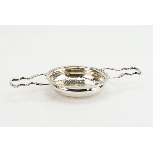 65 - A large 1753 George II London Silver orange Strainer, pierced pattern to base, full English hallmark... 