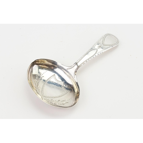 76 - A 1798 Silver George III Georgian Caddy Spoon, Birmingham, marked IT. Weight 7.6g.