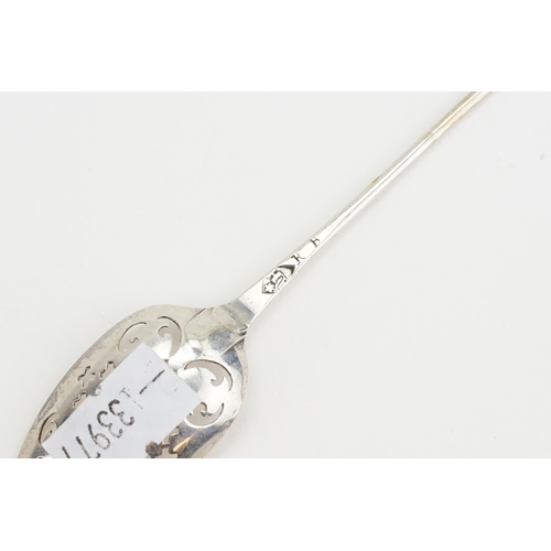 77 - A Circa 1735 Silver George II Georgian Mote Spoon by 