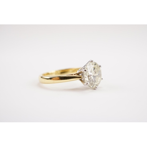 175 - A Lovely 2.9ct Diamond Solitaire Engagement Ring. The Stone is mounted in an 18ct yellow Gold Ring. ... 