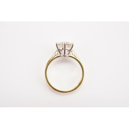 175 - A Lovely 2.9ct Diamond Solitaire Engagement Ring. The Stone is mounted in an 18ct yellow Gold Ring. ... 