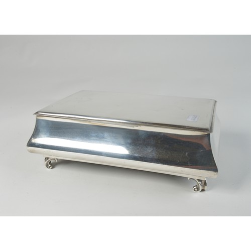 26 - A Lovely Silver Cigar Box with a Fitted Lid, Lead Base & Wooden inner. Maker: H. & H. Weighing: 781 ... 