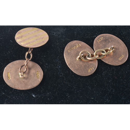 107 - A Pair of 9ct Gold Engine Turned & engraved decorated Cufflinks. Weighing: 5.5 grams.