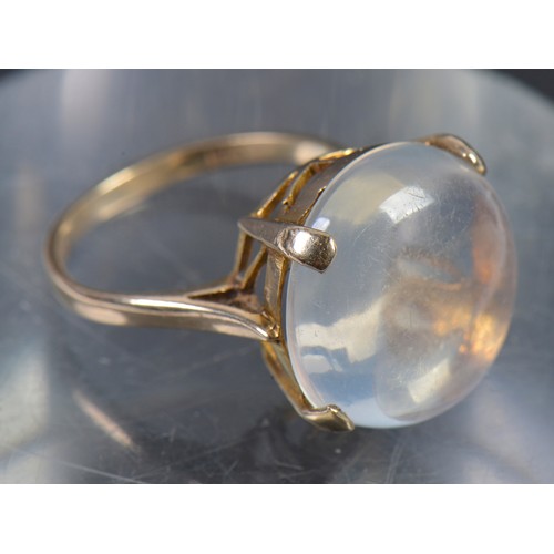 130 - A Ladies 9ct Gold Moonstone Dress Ring in Raised mount. Weighing: 5.5 grams. (Total Weight). Ring Si... 