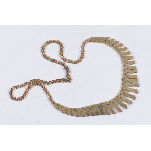 137 - A 9ct Gold Fringed Flexible Necklace. Weighing: 11.2 grams.