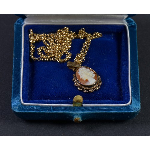 139 - A 9ct Gold mounted Cameo of a Young Girl along with a 9ct Gold Chain. Measuring: 52cms long. Weighin... 