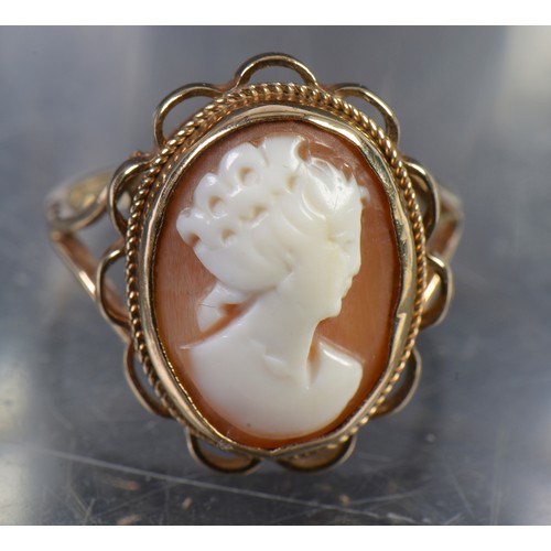 144 - A 9ct Gold Ladies Ring set with a Cameo. Weighing: 3.6 grams. Size: N.