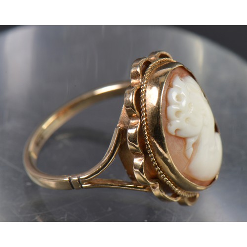 144 - A 9ct Gold Ladies Ring set with a Cameo. Weighing: 3.6 grams. Size: N.