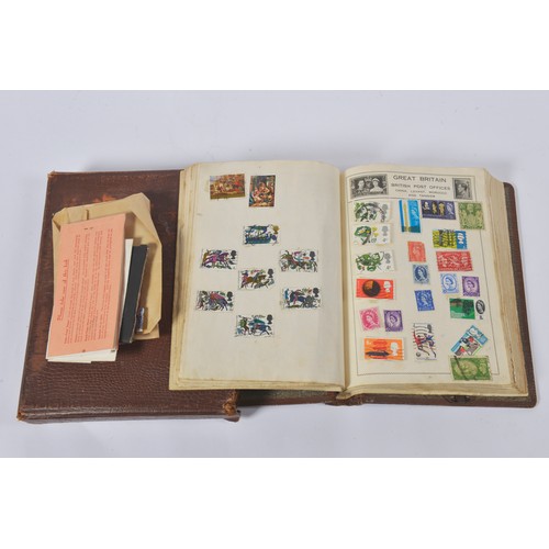 258 - A Movaleaf Stamp Album containing a Collection of Stamps to inclde New Zealand, Great Britain, Canad... 