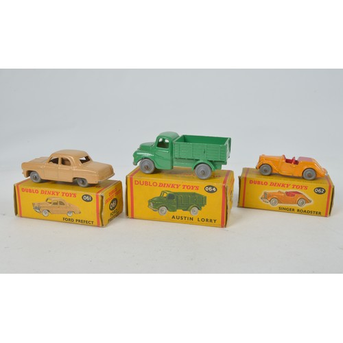 907 - Three 1950s Dinky Dublo models to include 061 