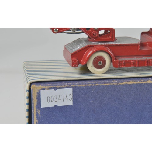 927 - An Original 1950s French Dinky No: 32D 