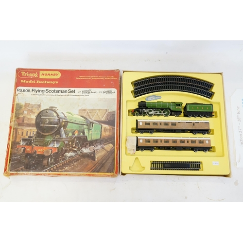 1115 - A Triang-Hornby Set No: RS608 