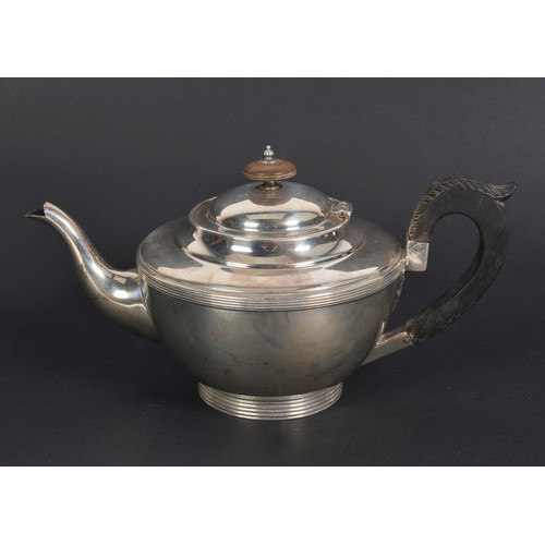 49 - A Georgian design ribbed Silver Tea Pot, Sheffield E. Maker: H W. Weighing: 478 grams. (Gross).